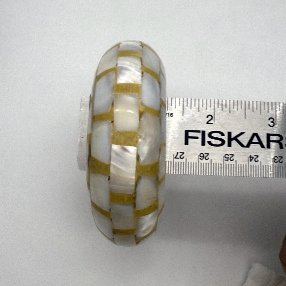 Vtg Mother of Pearl Inlay Bracelet Chunky Bangle White Yellow Boho